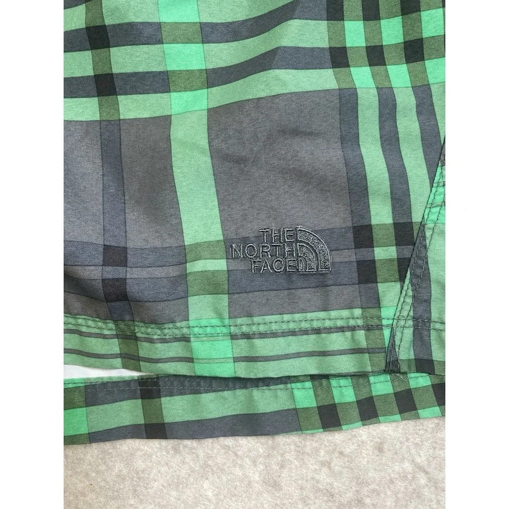 THE North Face Shorts Mens Size LG Plaid Green Swim Suit Trunks Belt and Pockets